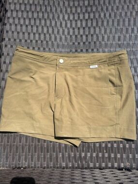 Henne Olive Men’s Athletic Shorts with White Accents